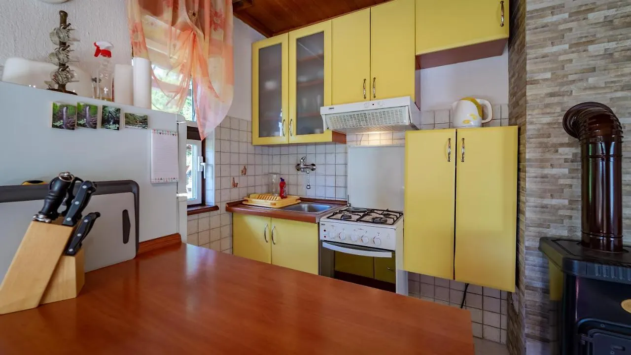 Villa Kuca Na Osami Pokraj Jezera Delnice